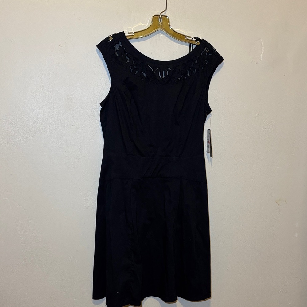 Chic Black Sleeveless Mini Dress